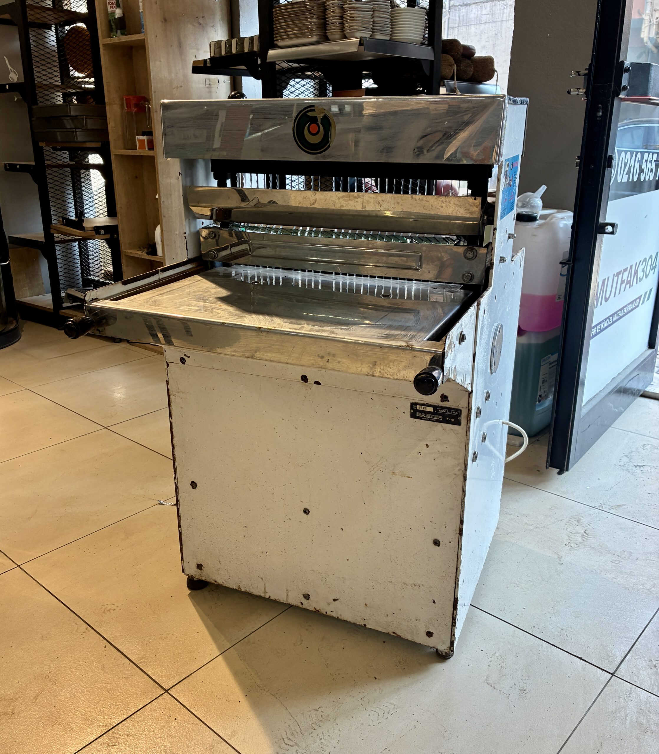 İkinci El Ekmek Dilimleme Makinesi 30 Bıçaklı (16 mm)